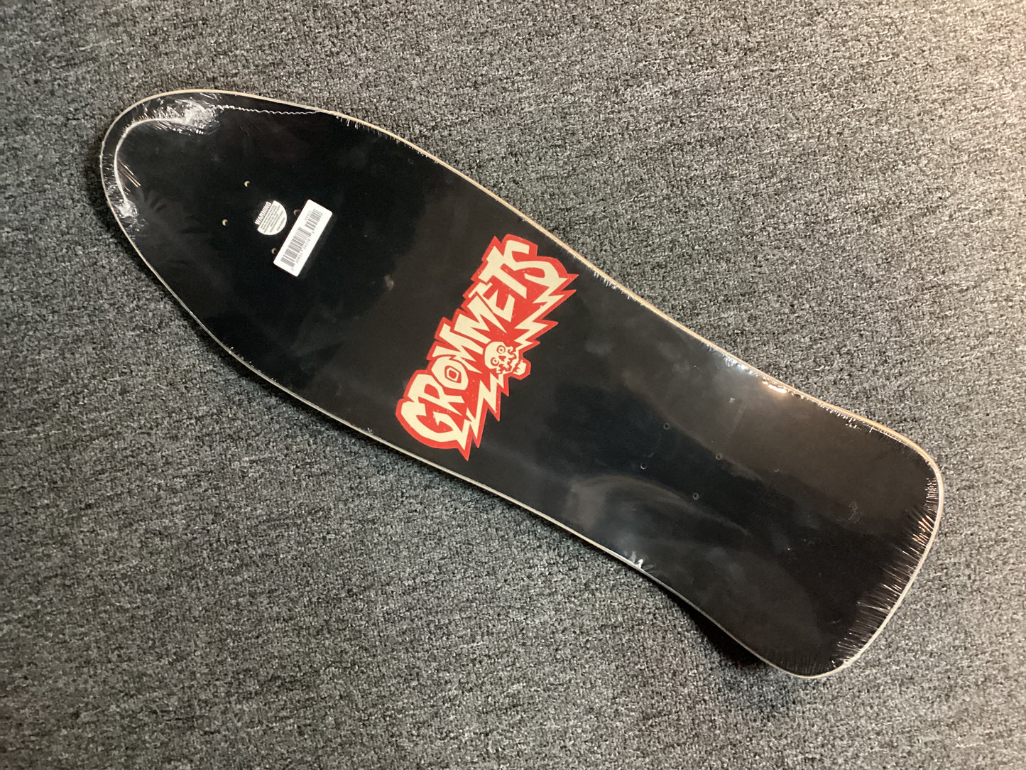 Grommets 10”x31.75” skateboard deck Street Scene