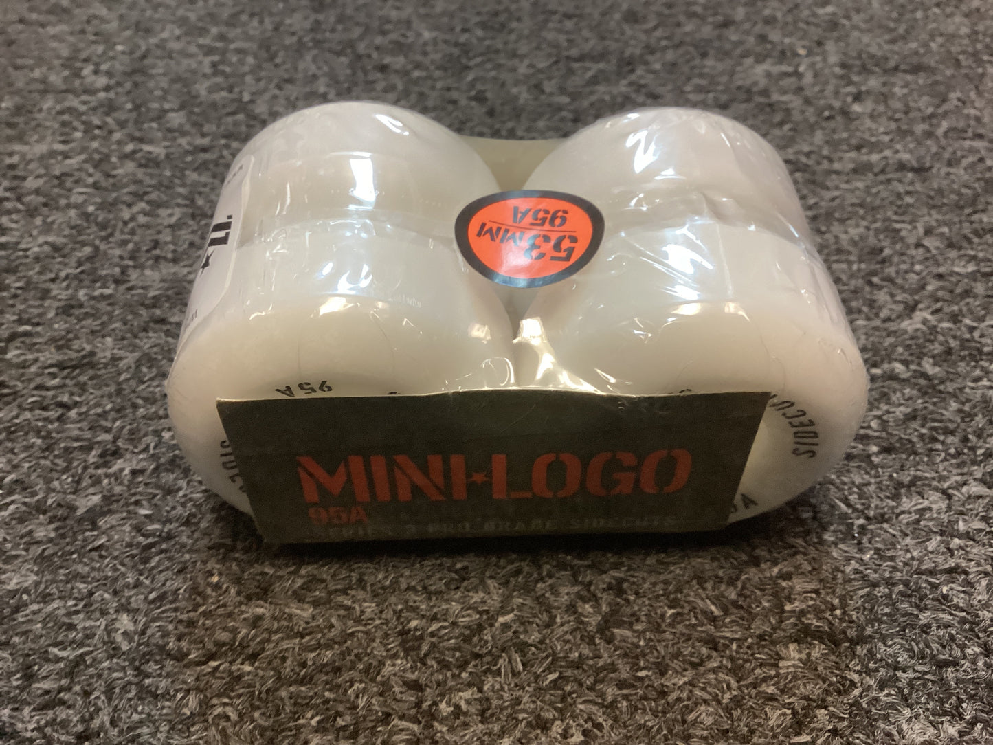 Mini Logo Skateboard Wheels Hybrid 95A Sidecut 53mm white