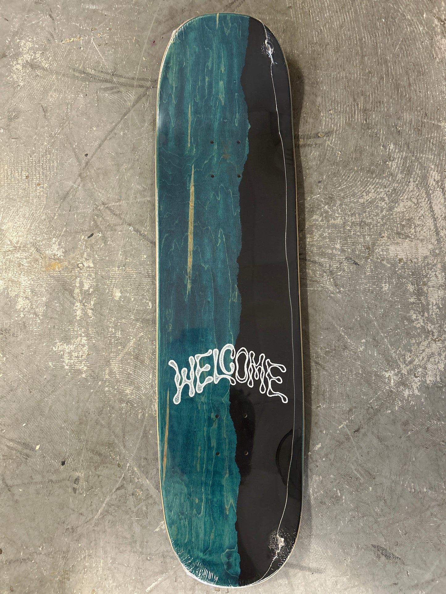 Welcome 8.5 deck Ryan Townley Hummingbird On Enra Black