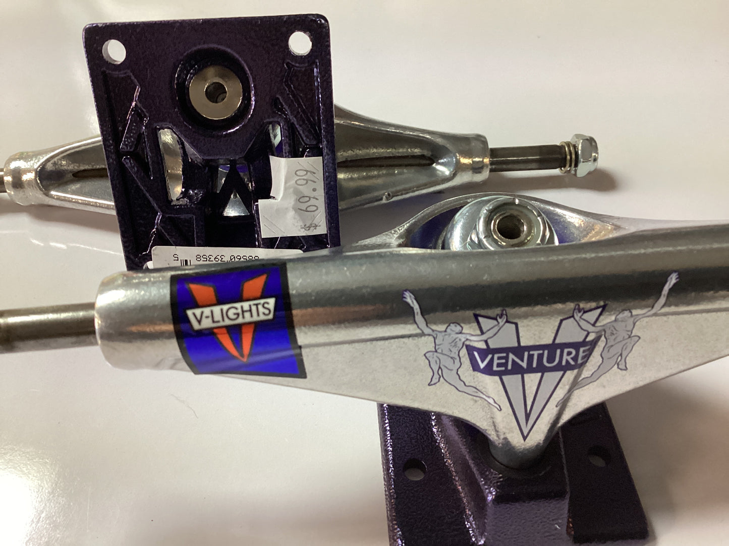 Venture Trucks set of 2 5.8 V-Lights Awake Purple/polished