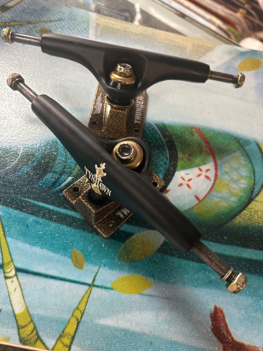 Thunder 148 Trucks set Jones Pro Endgame black gold