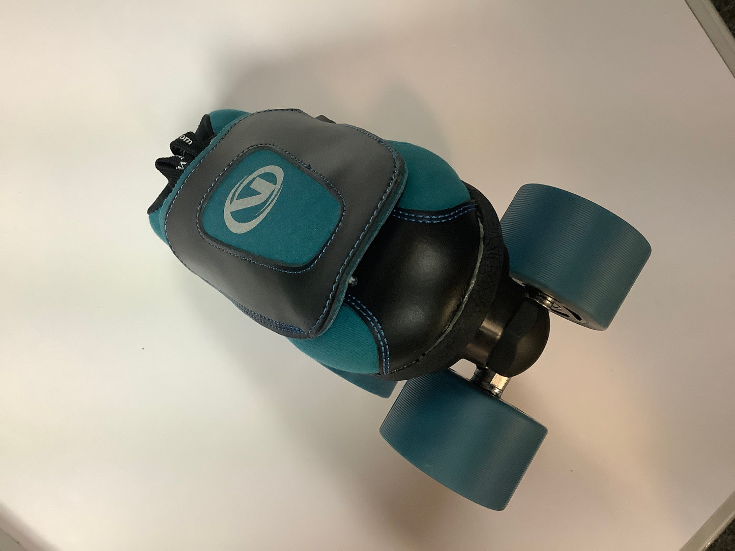 VNLA JR CODE BLUE ROLLER SKATES SIZE M4/L5