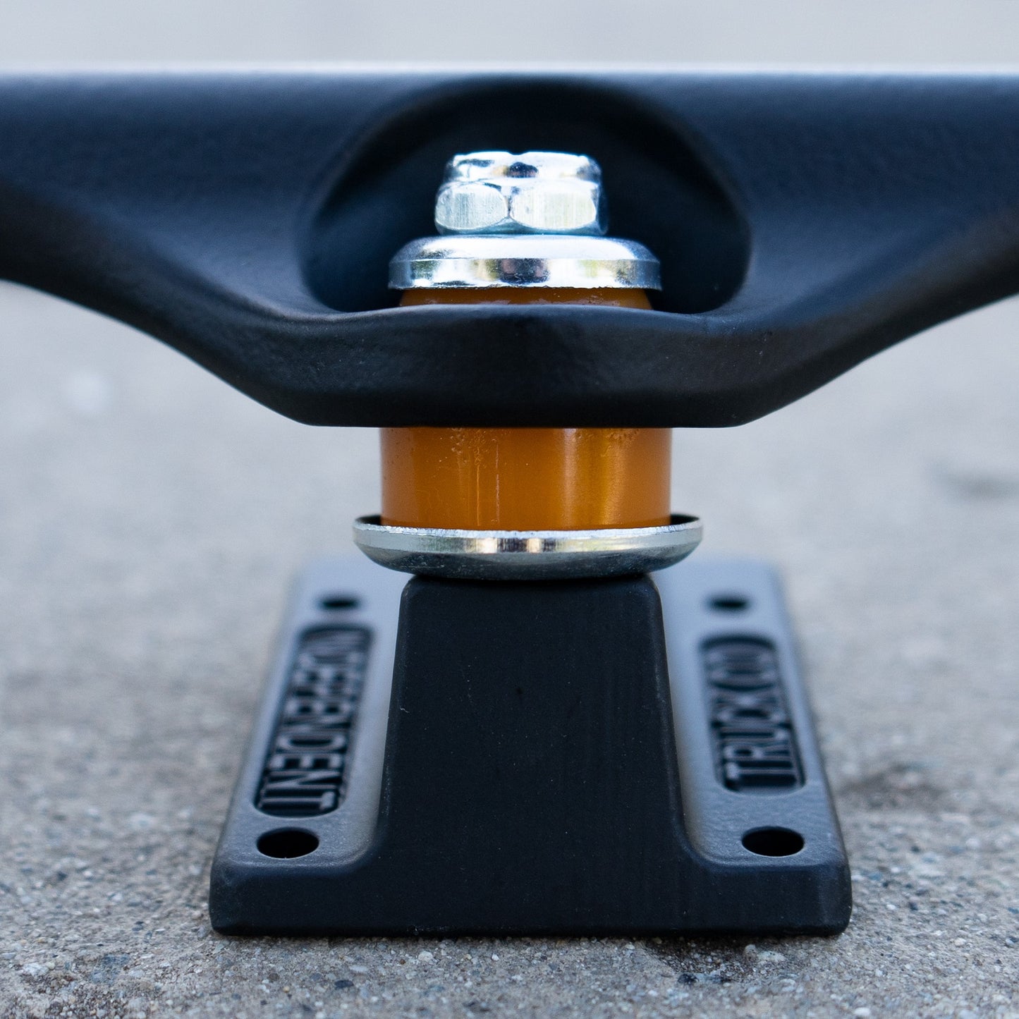 Independent 144 skateboard truck set Blackout Stage 11 standard