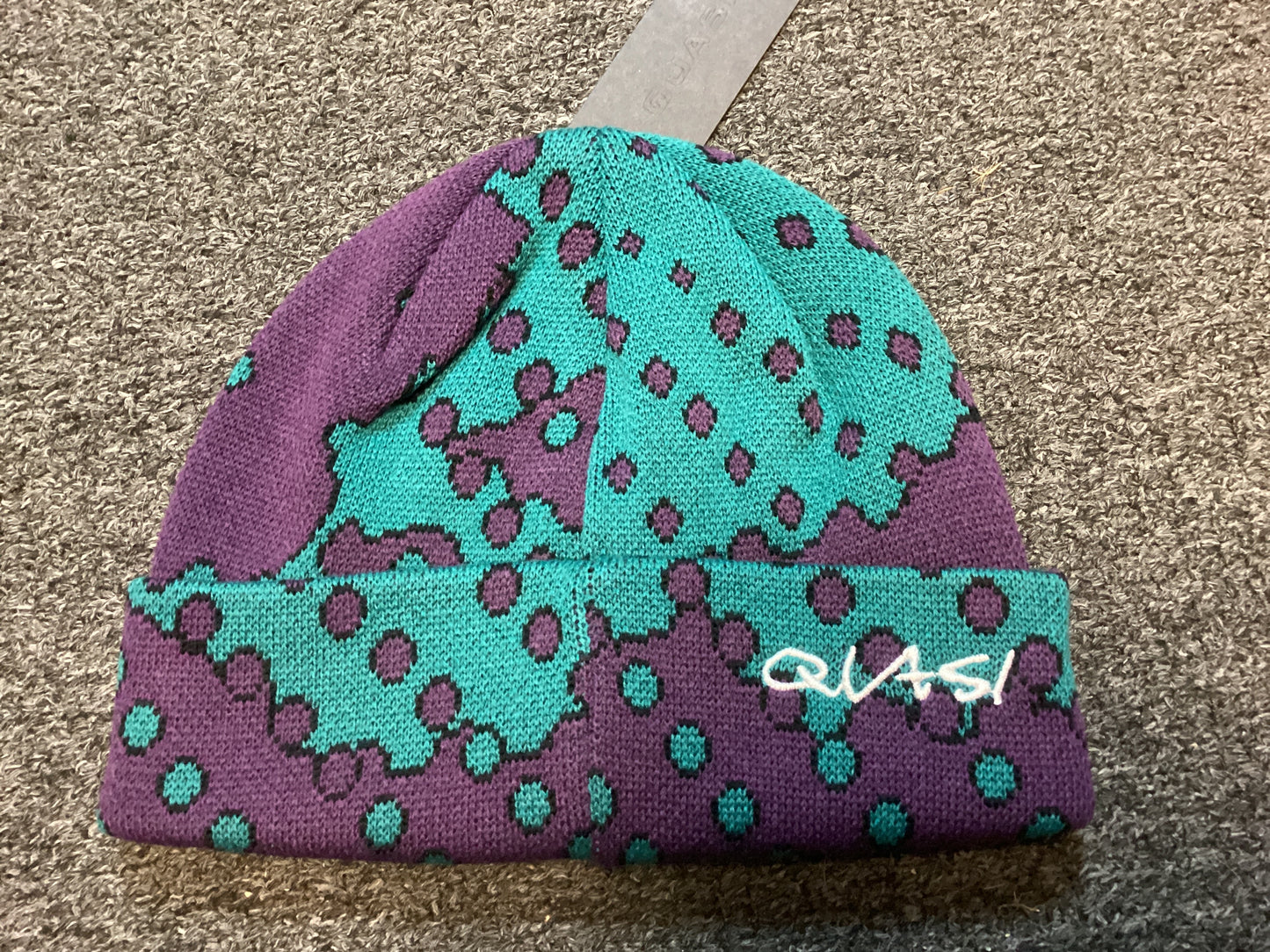 Quasi Beanie Dither Eggplant