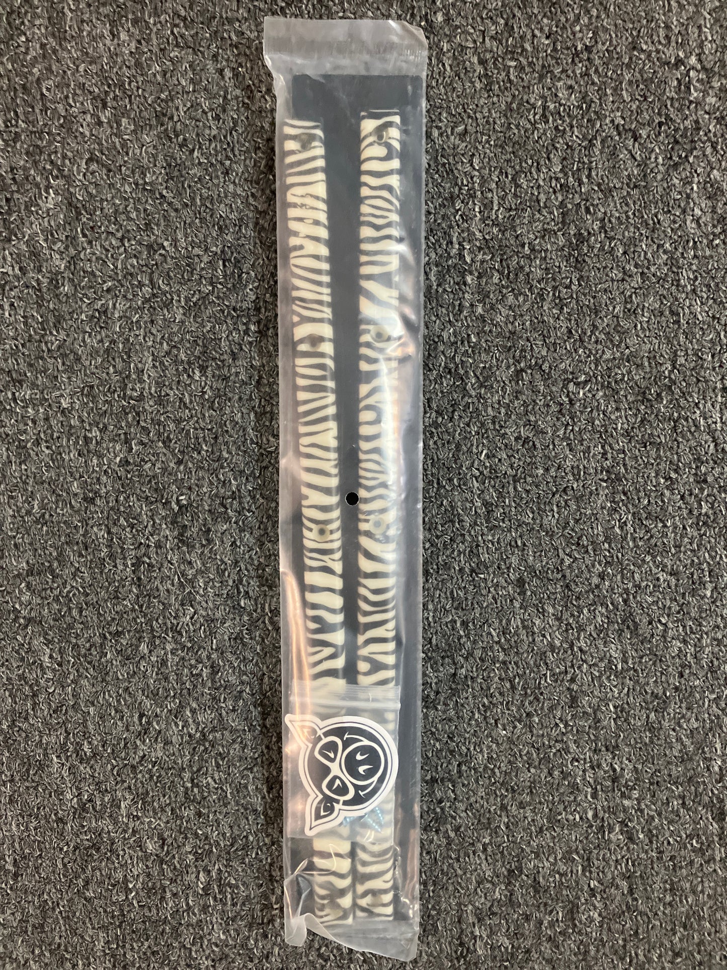 Pig rails Zebra
