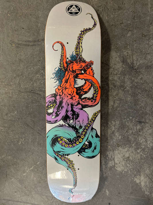 Welcome 8.12 Seahorse 2 On Amulet Deck