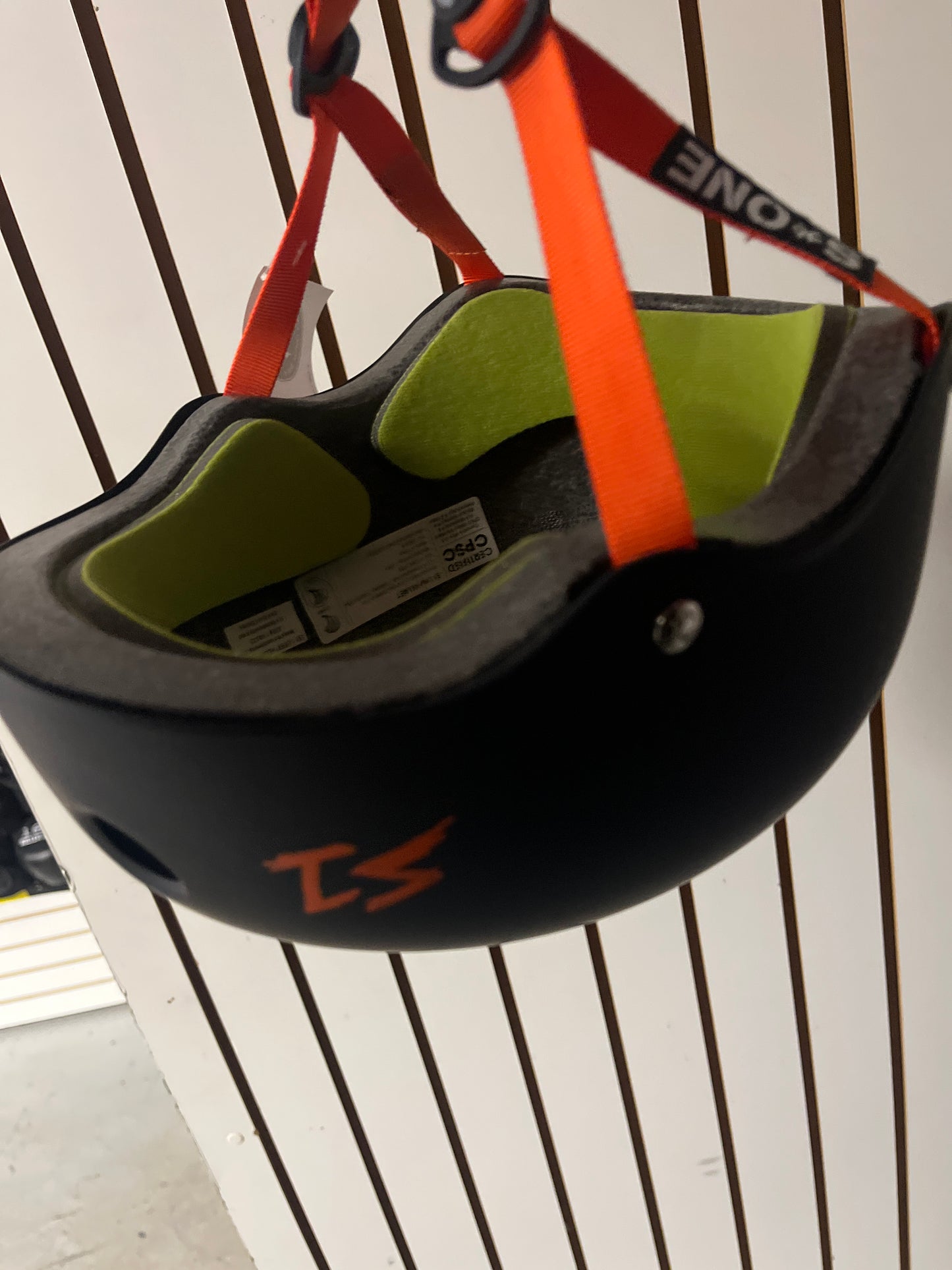 S1 LIFER CERTIFIED HELMET XL Black/Orange/Green