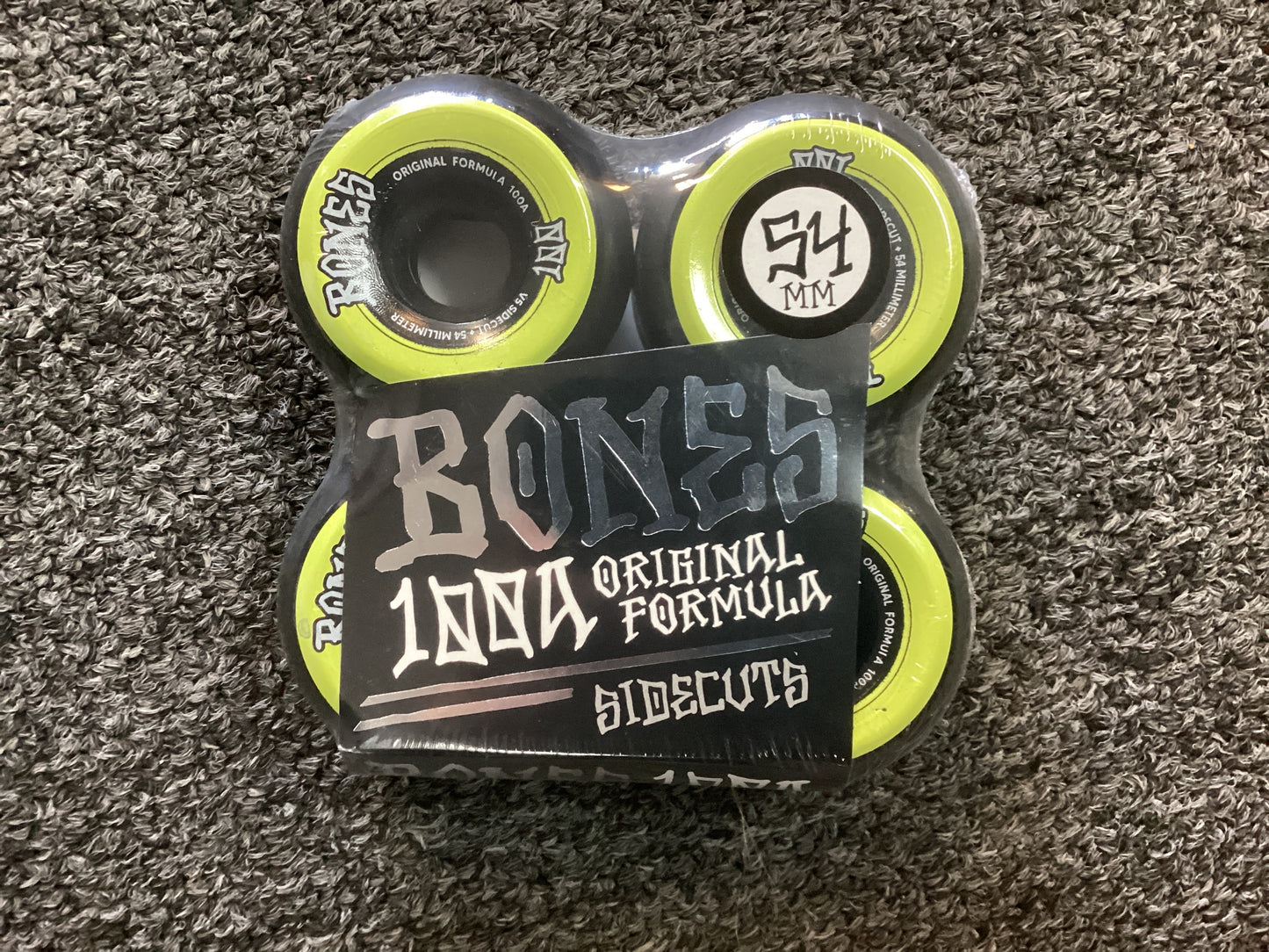 Bones 100A OG V5 wheels 54mm side cut black yellow