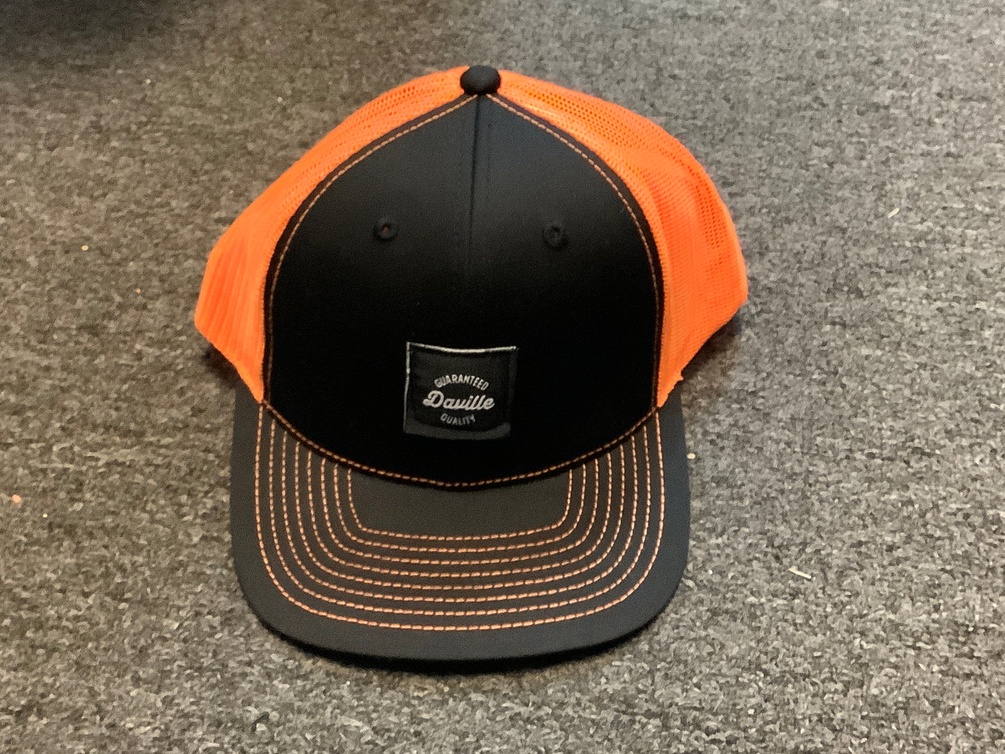 Daville trucker hat snapback Guarantee logo black/orange