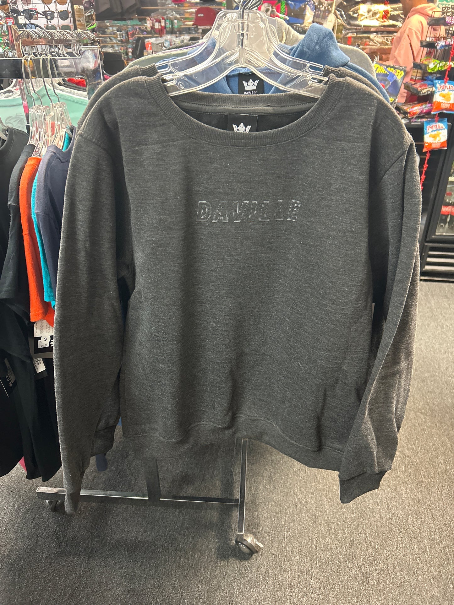 Daville L crew neck sweatshirt Outline Logo Charcoal heather newdrop