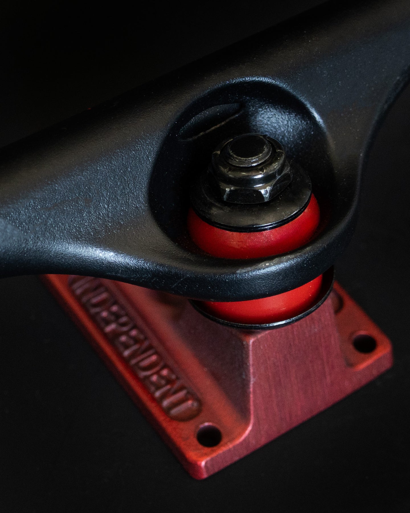 Independent 149 stage 11 skateboard truck set Splatter Span Black and Ano Red standard