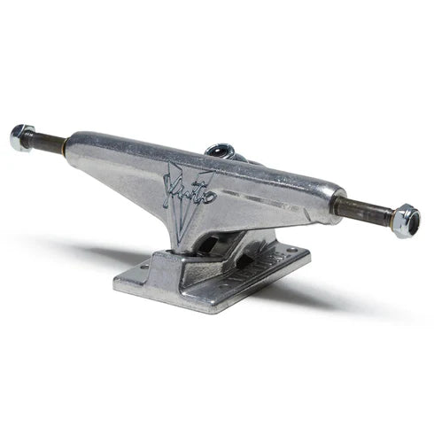 Venture 5.6 Truck set Yuto Liquid Chrome