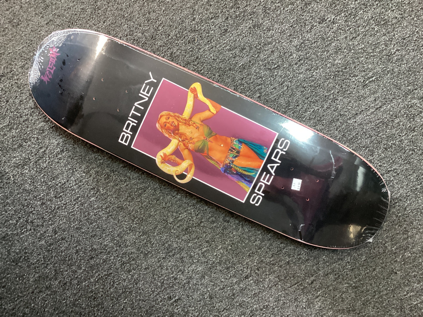 Welcome 8.8 deck Britney Snake black pink foil
