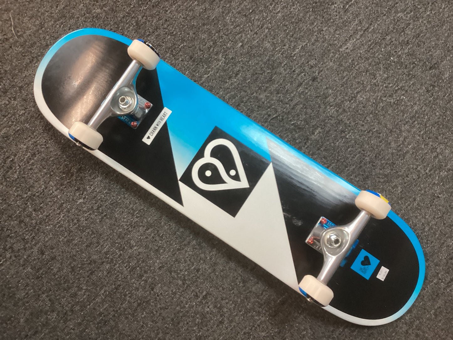 Heart Supply Impact Complete 8.25 Chann Pro with Tensor aluminum trucks