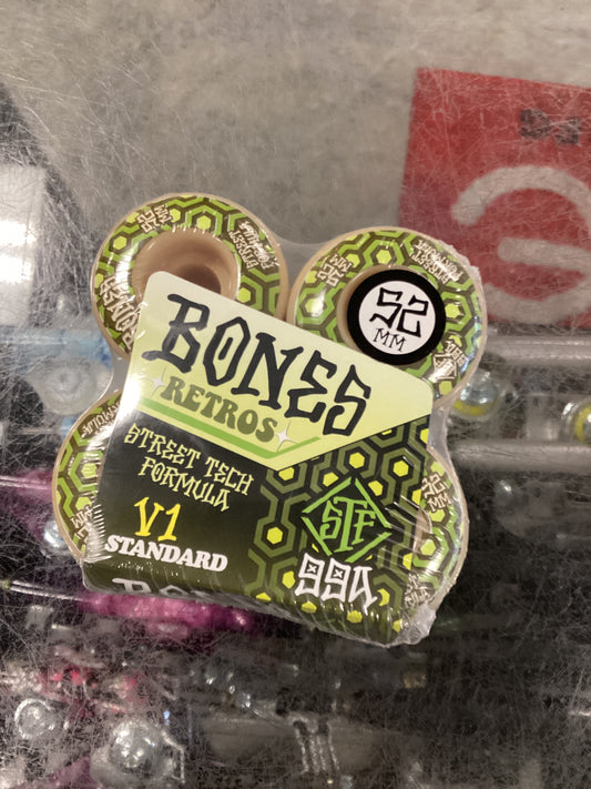 Bones Retros V1 52mm