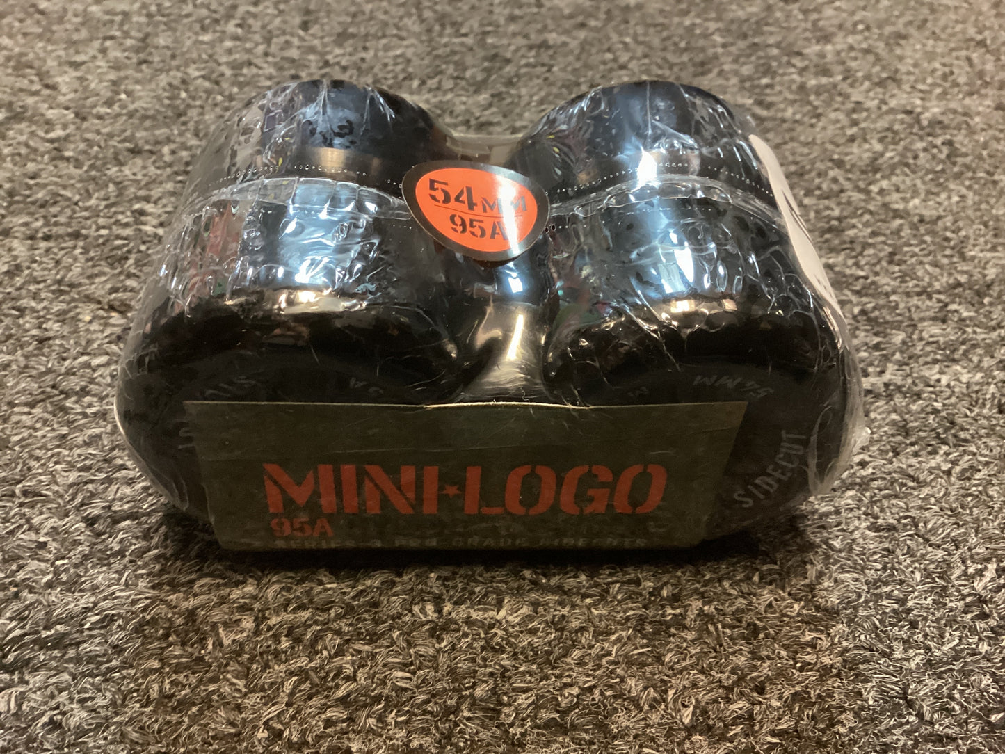 Mini Logo Skateboard Wheels Hybrid 95A 54mm black Sidecut