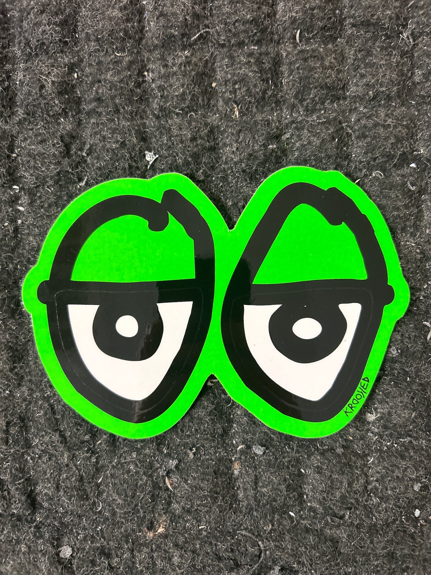 Krooked Eyes Medium Sticker