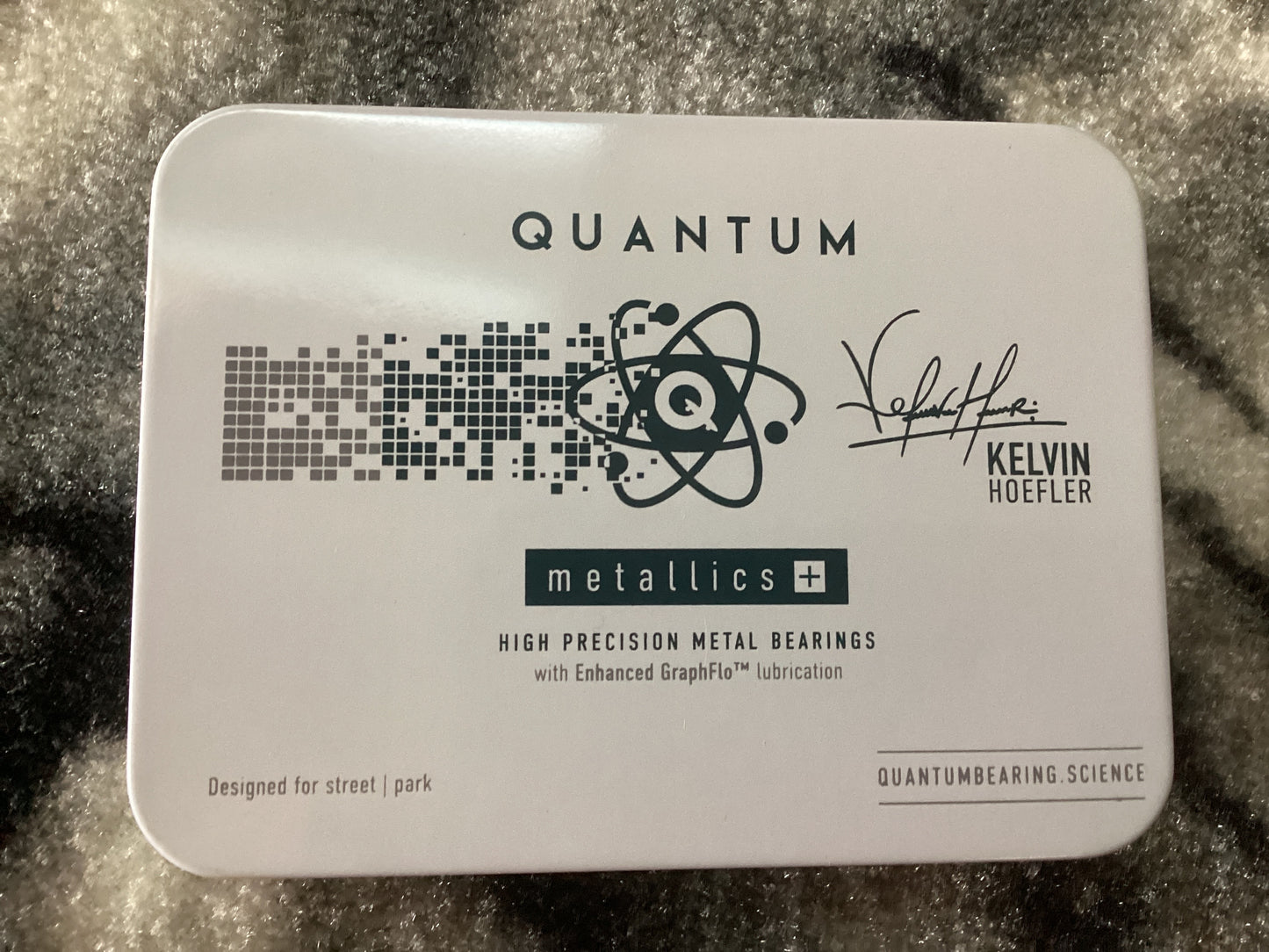 Quantum bearings Hoefler Metallics Plus white black