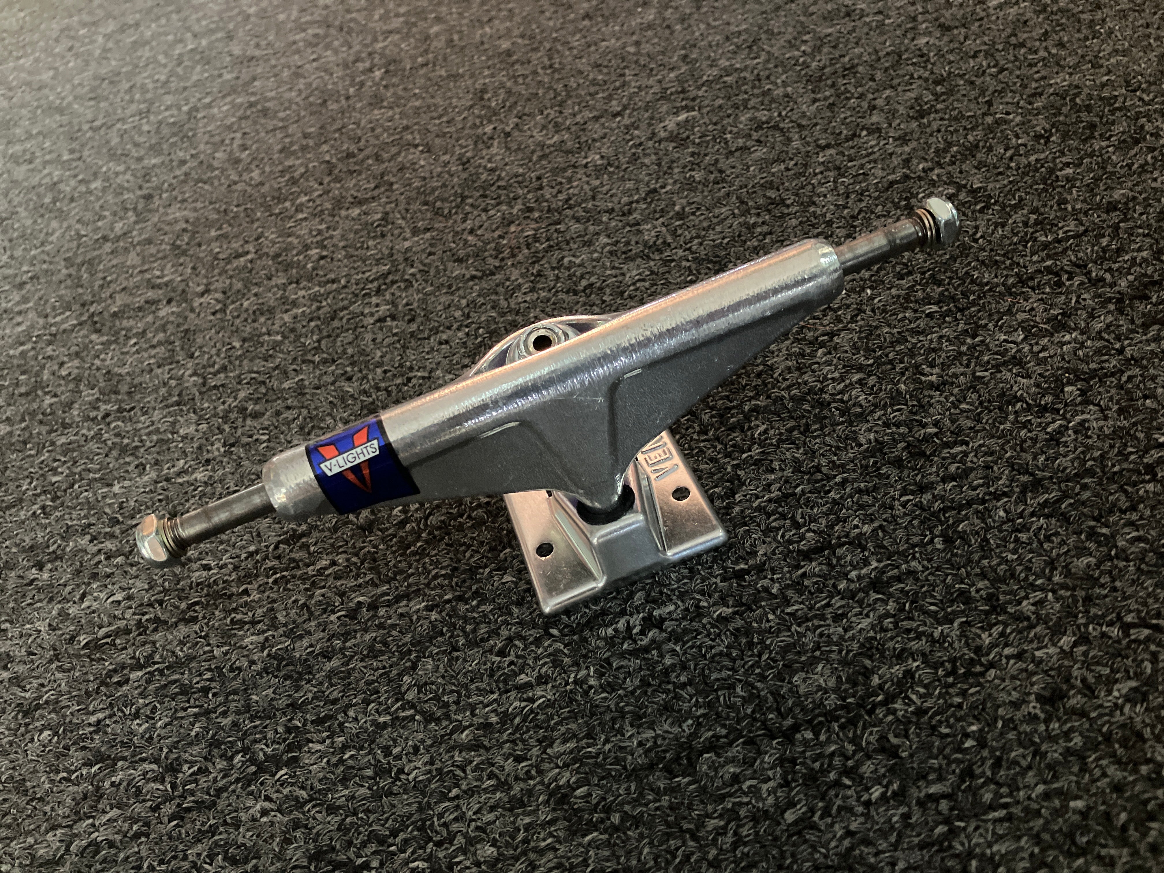 Venture V-Hollow Trucks - Thumbnail 2
