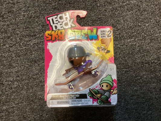 Tech Deck Sk8 Crew Series 2 fingerboard toy gray hat