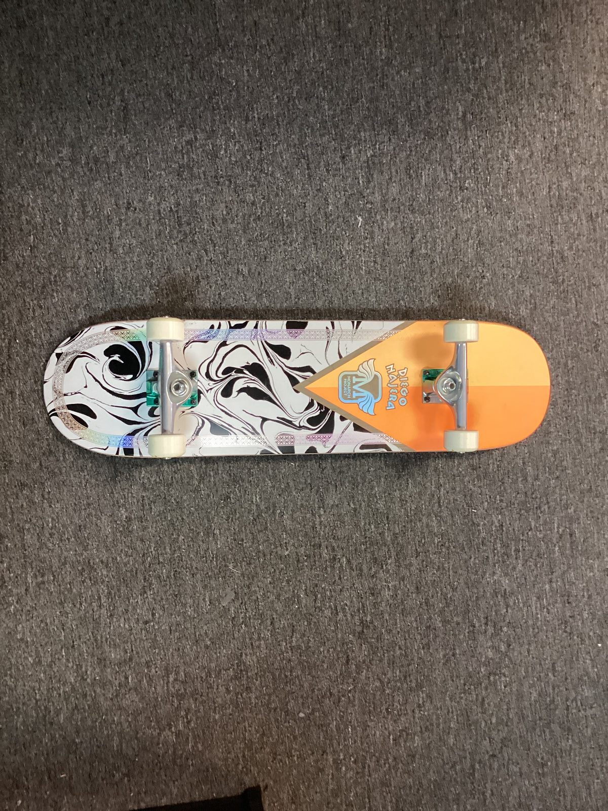 Monarch Skateboard Complete 8.25