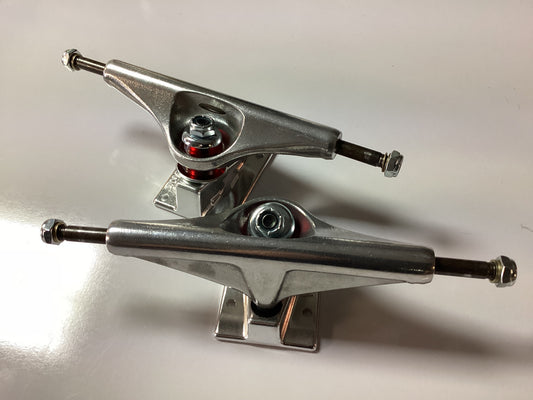 Venture Trucks set of 2 5.8 Hi V-Forged Polished