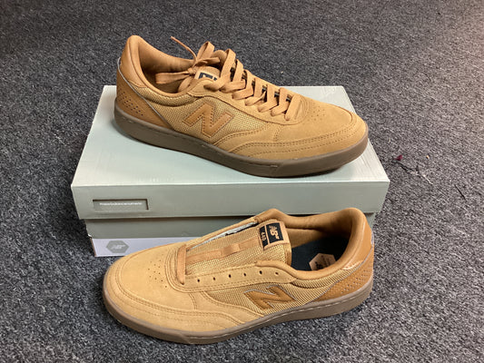 NB 440 Tan size 8.5 skateboard shoes