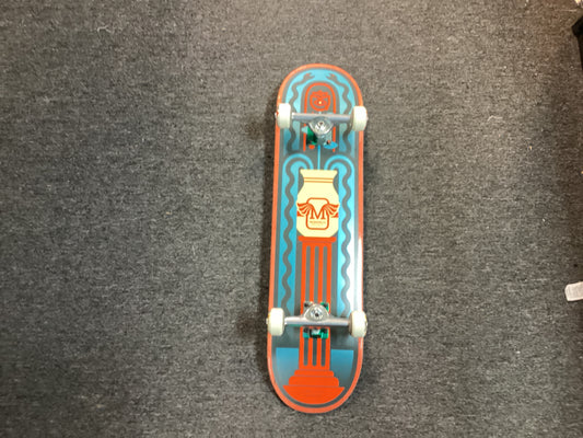 Monarch 8.0 Complete Skateboard
