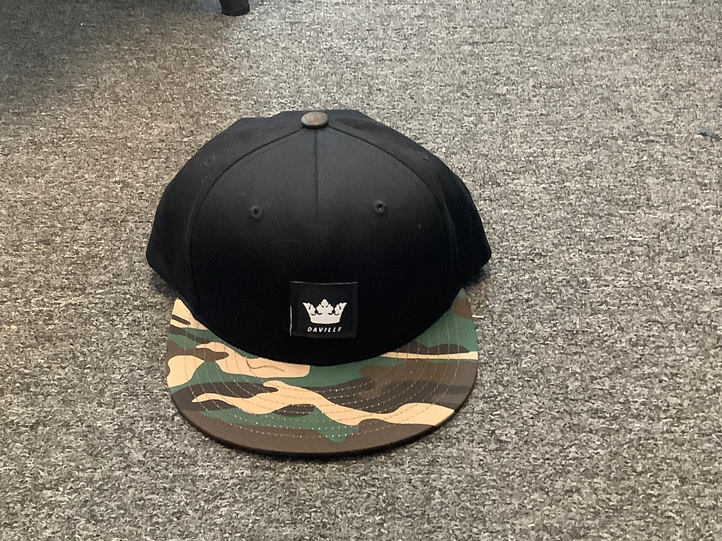 Daville hat snap back flat brim crown Logo black camo