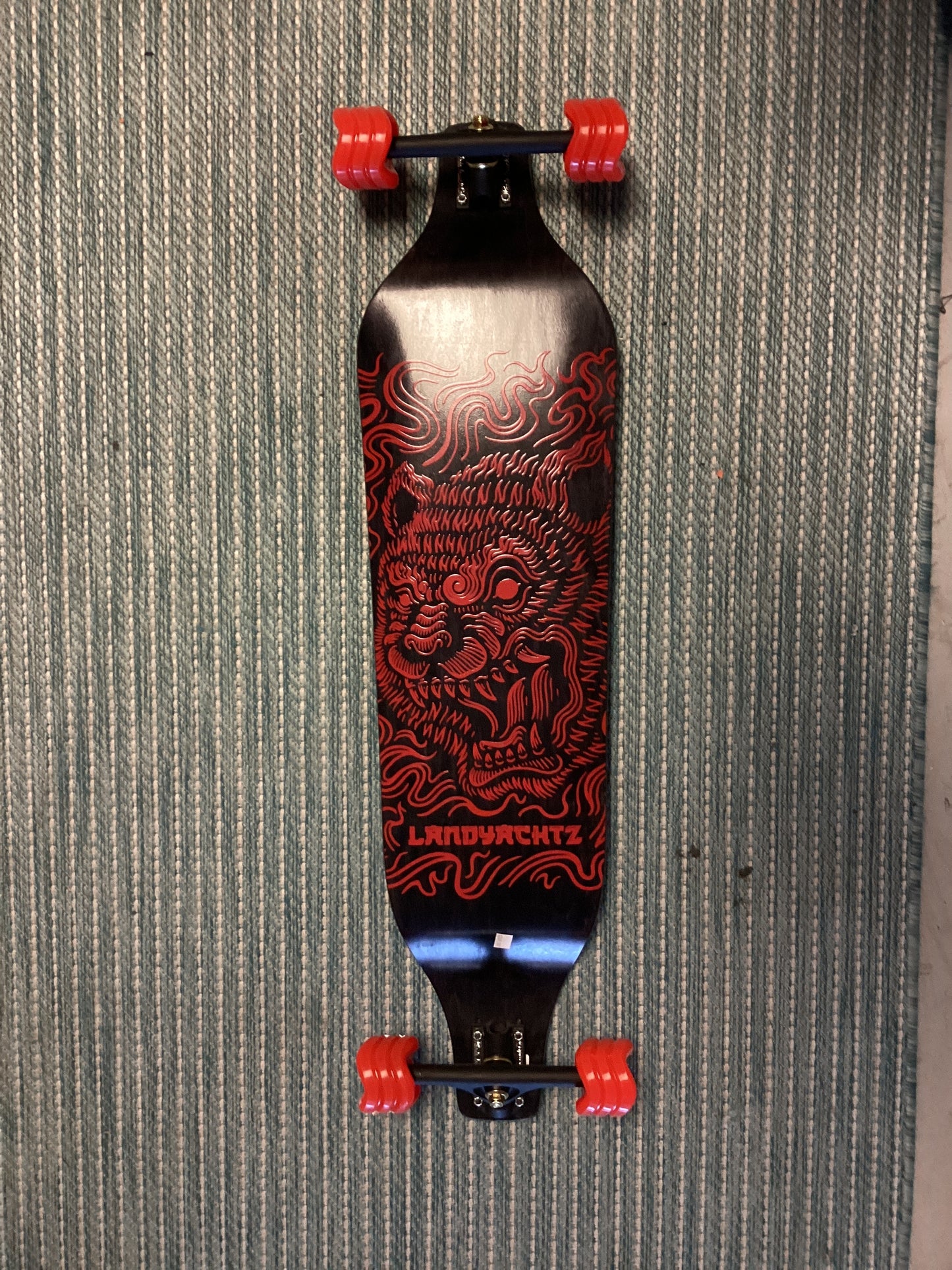 Landyachtz Evo 40 Bear Longboard