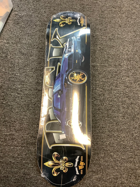 DGK Deck 8.25 Hood Grown