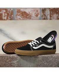 Vans Chukka Low Skate Shoe Black/Gum