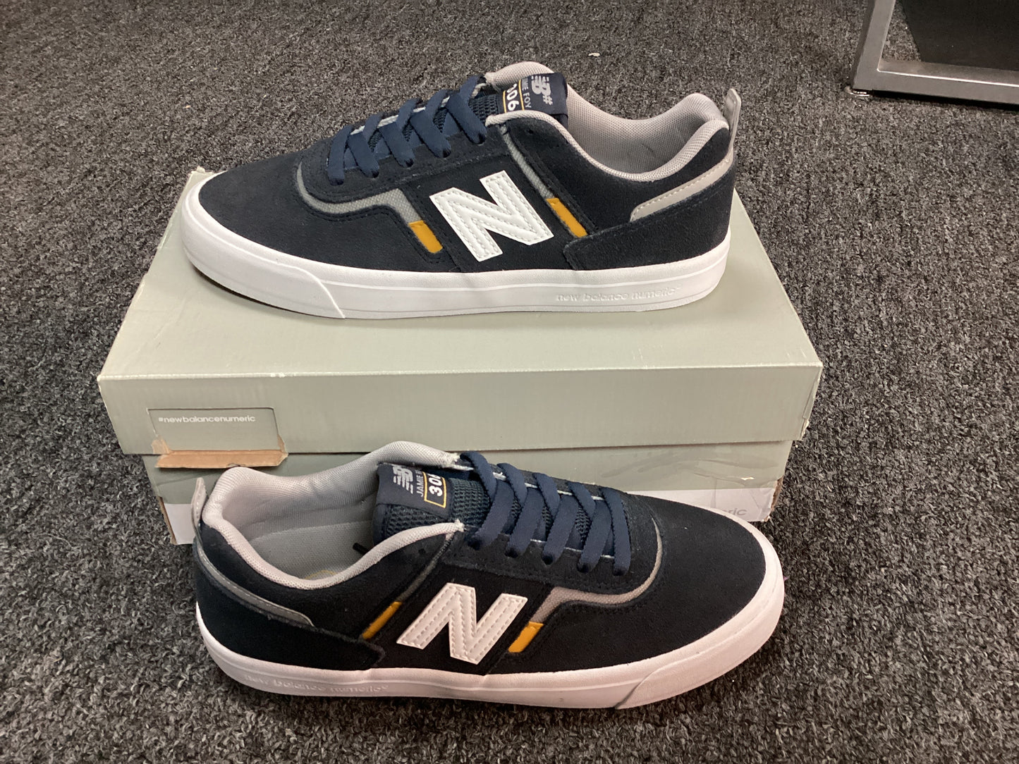 NB 306 navy size 7