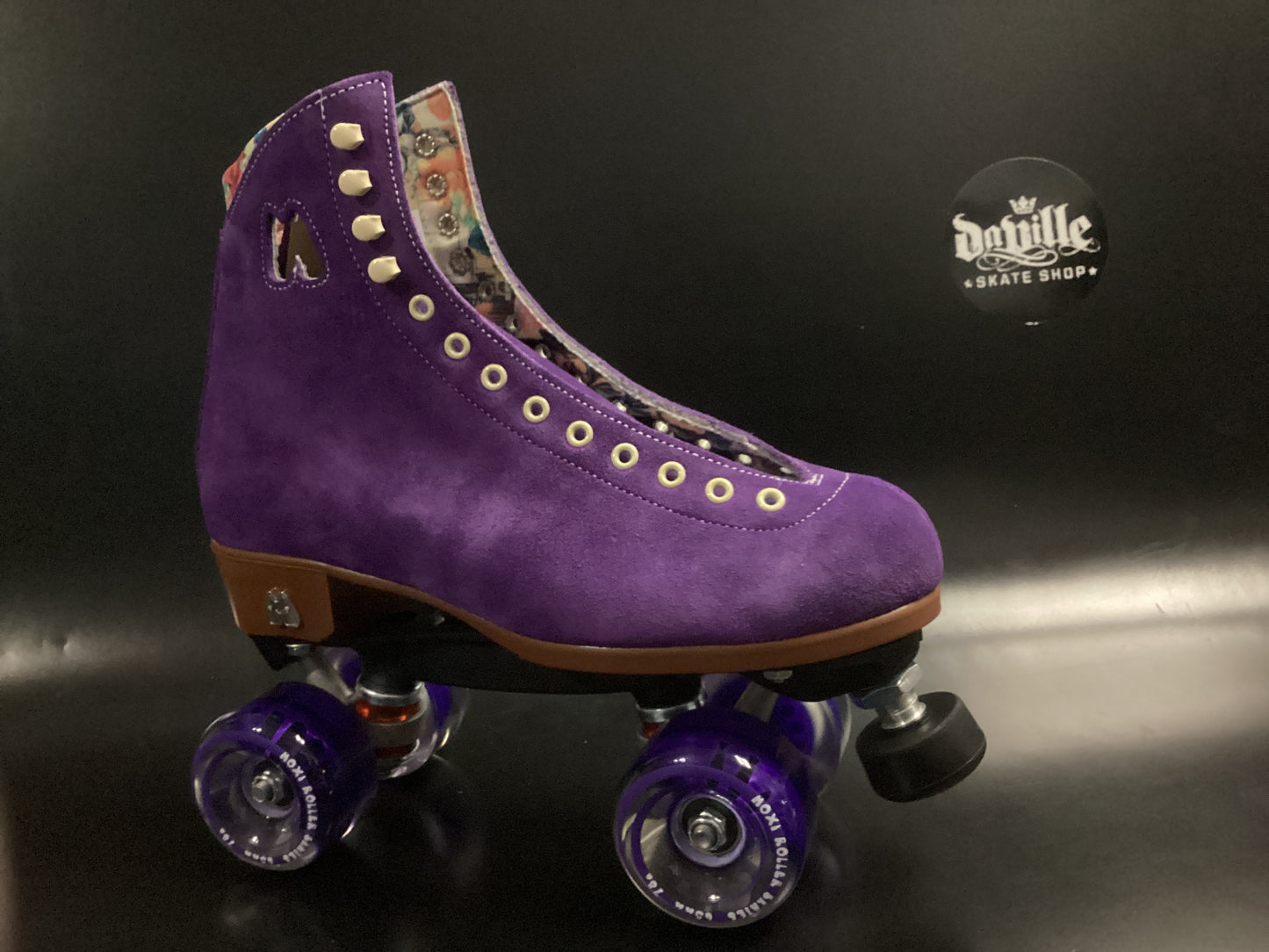 Moxi Skates- Aplolly Taffy