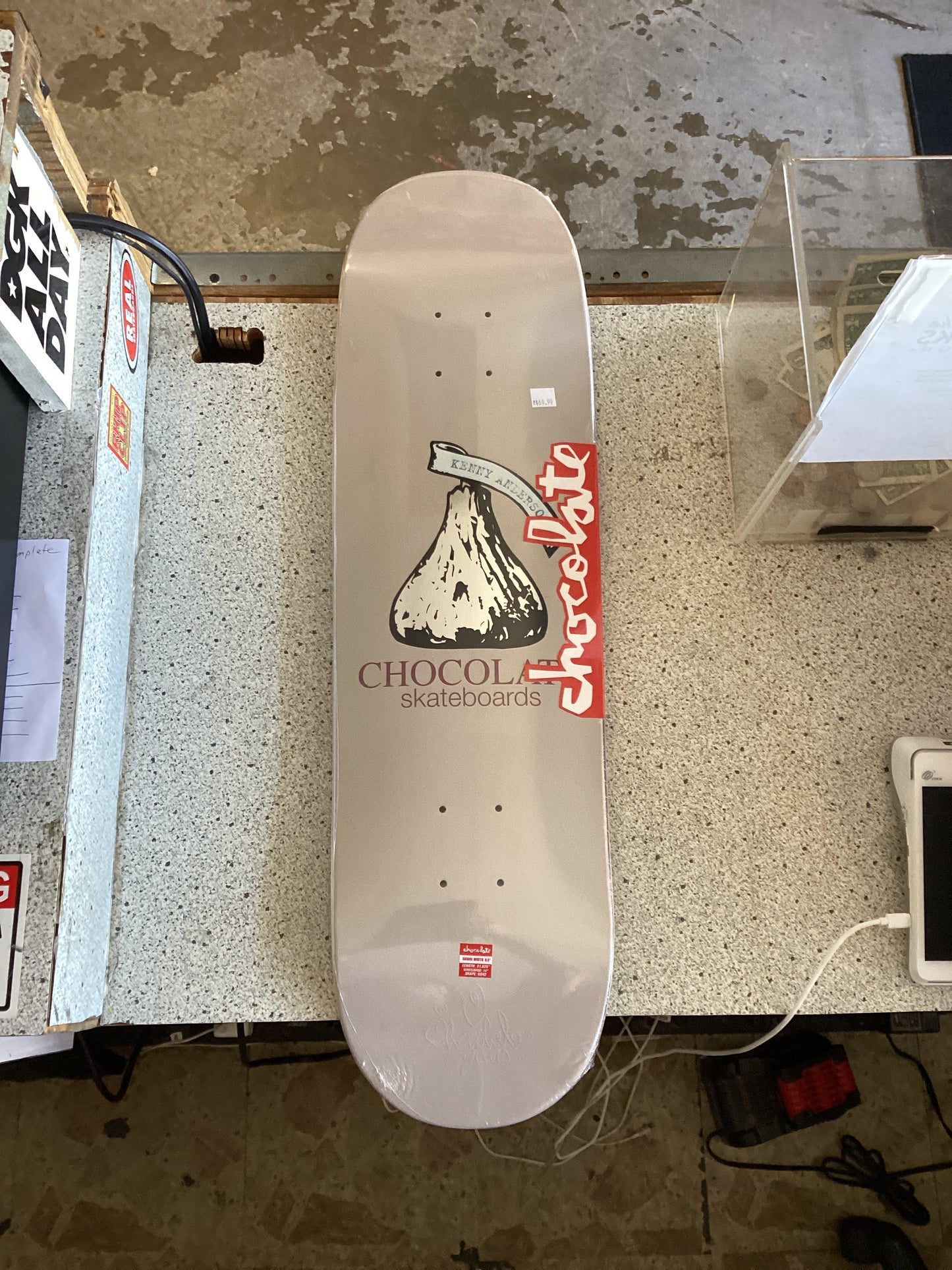 Chocolate Anderson Kiss 8.5 Deck