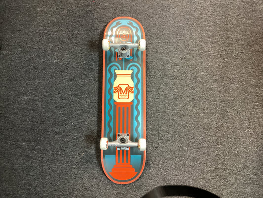 Monarch 8.0 Mag lite Complete Skateboard