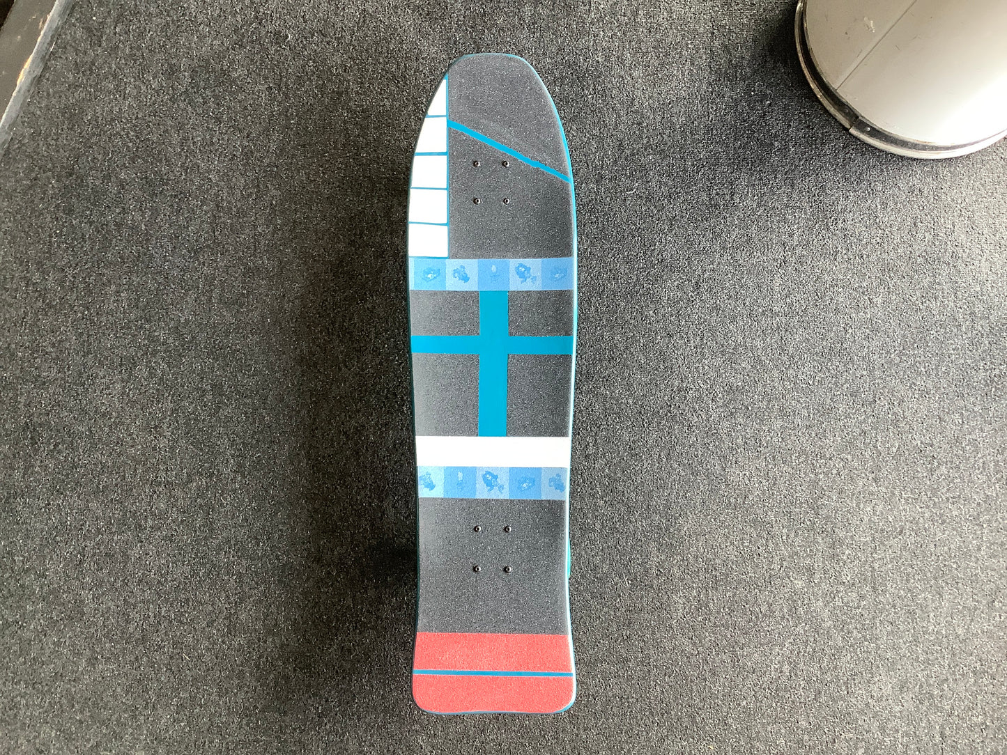 Dogtown Stonefish Longboard Complete Skateboard 9.5”