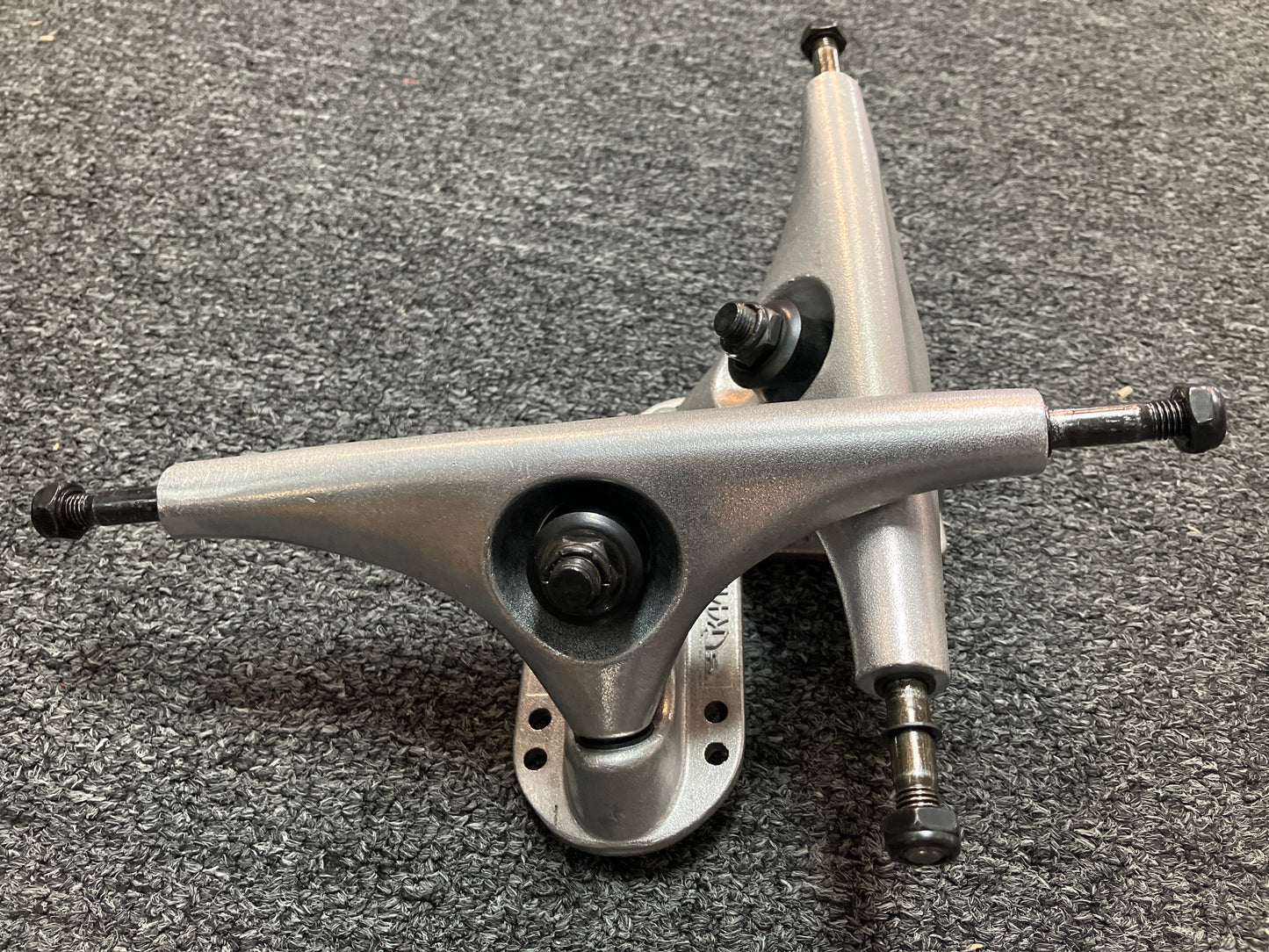 Gravity Long Board Trucks