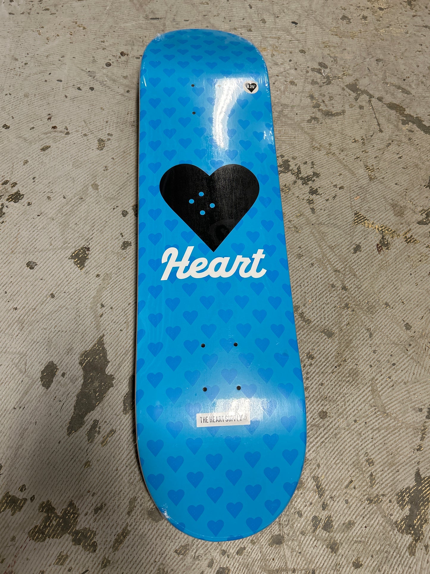 Heart Supply 8.25 deck Heart Logo Vertical Flow Neon Blue