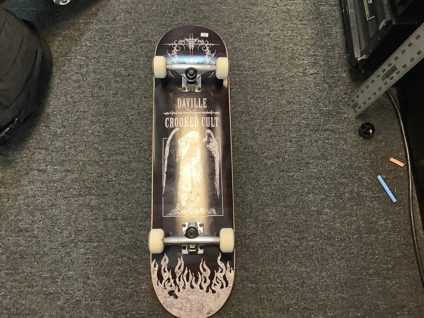 Daville Shop Deck Complete Crooked Cult 8.25