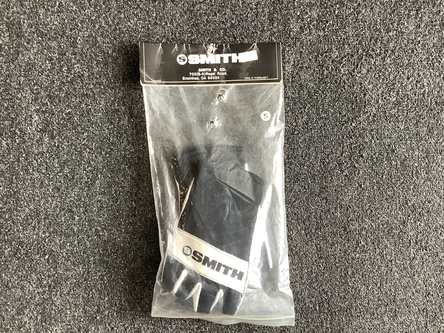 Smith & Co. Gloves Black Small