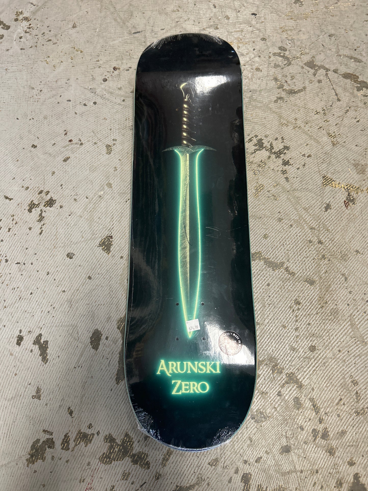 Zero 8.25 deck Arunski dagger neon black