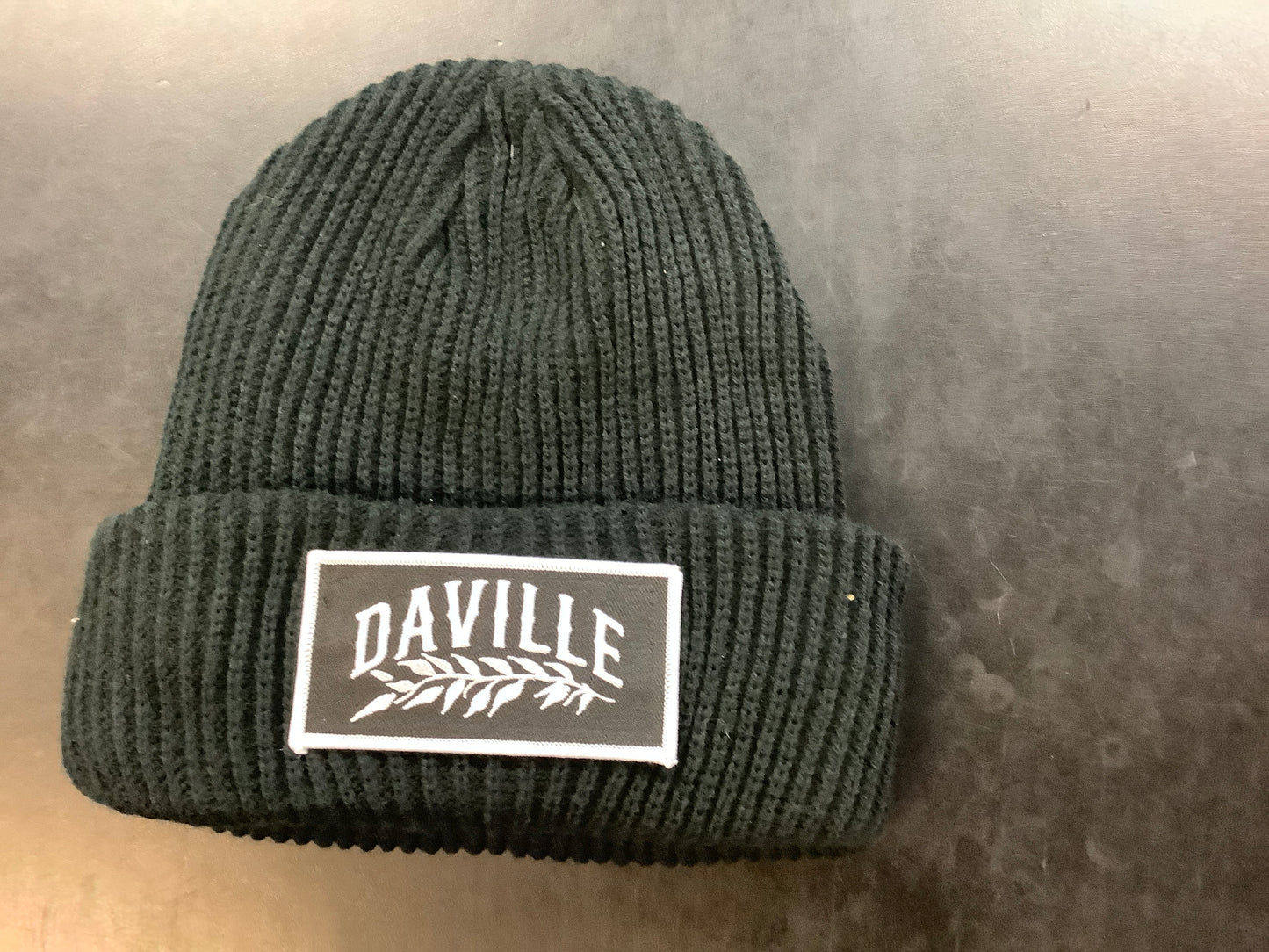 Daville Ribbed and Lined Leaf Logo Beanie