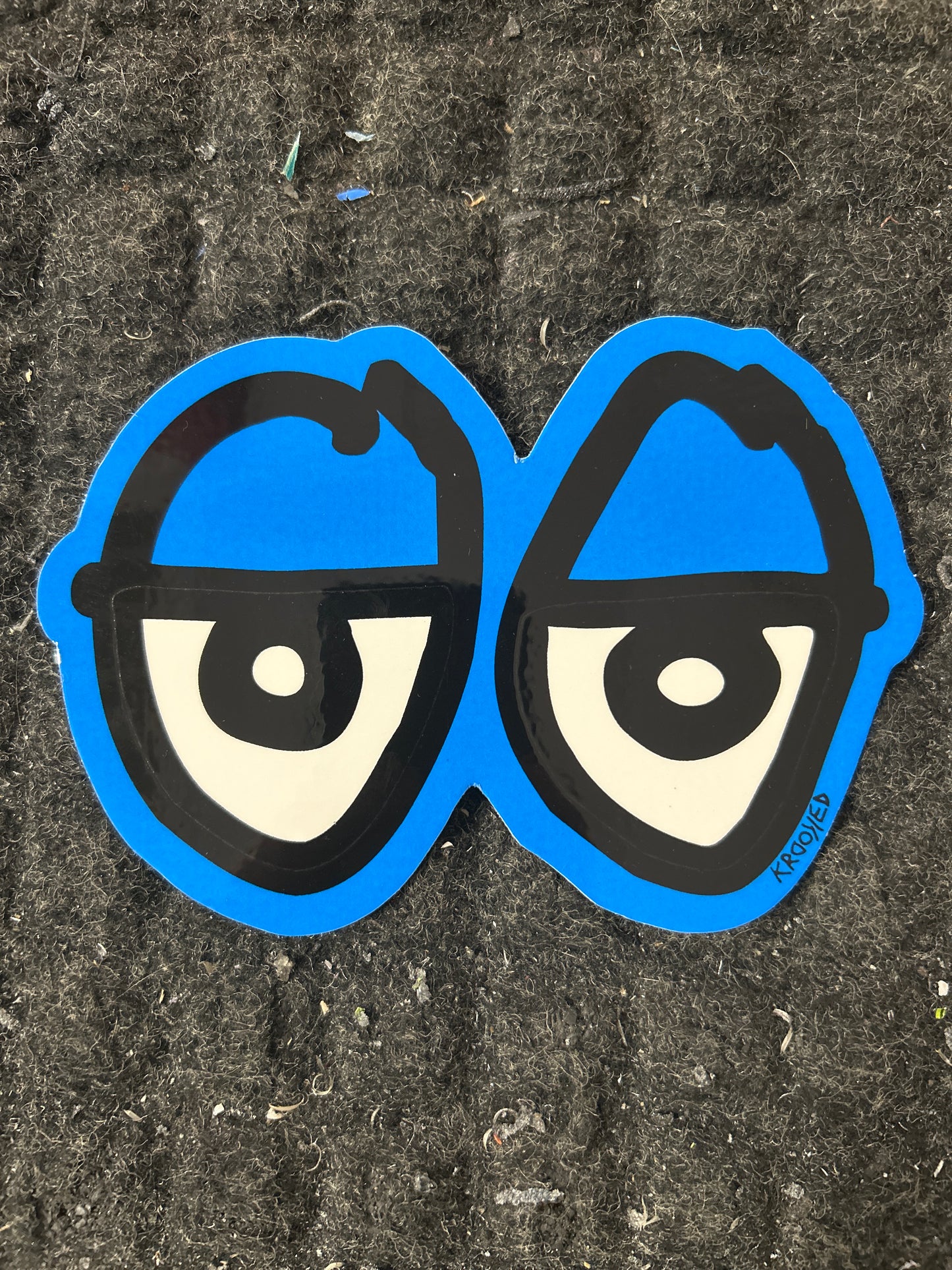 Krooked Eyes Medium Sticker