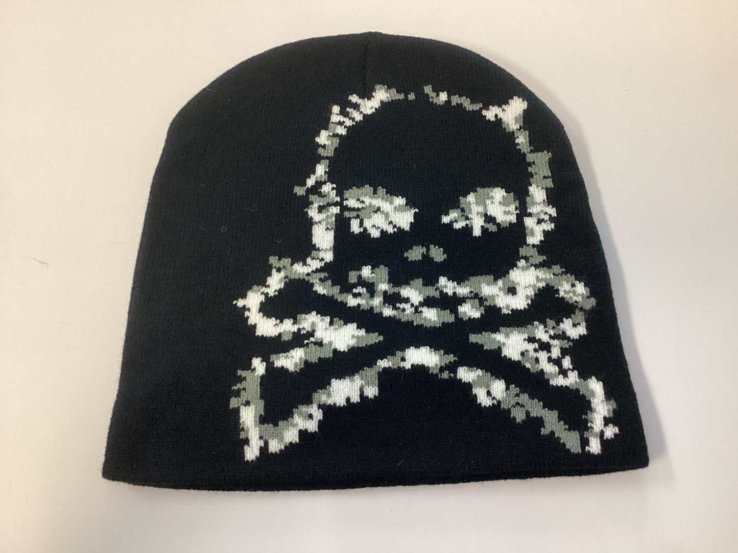 LAKAI Beanie Crossbones Black