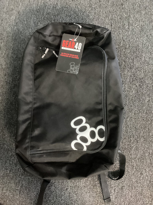 Triple Eight- Gear40 duffel bag/backpack