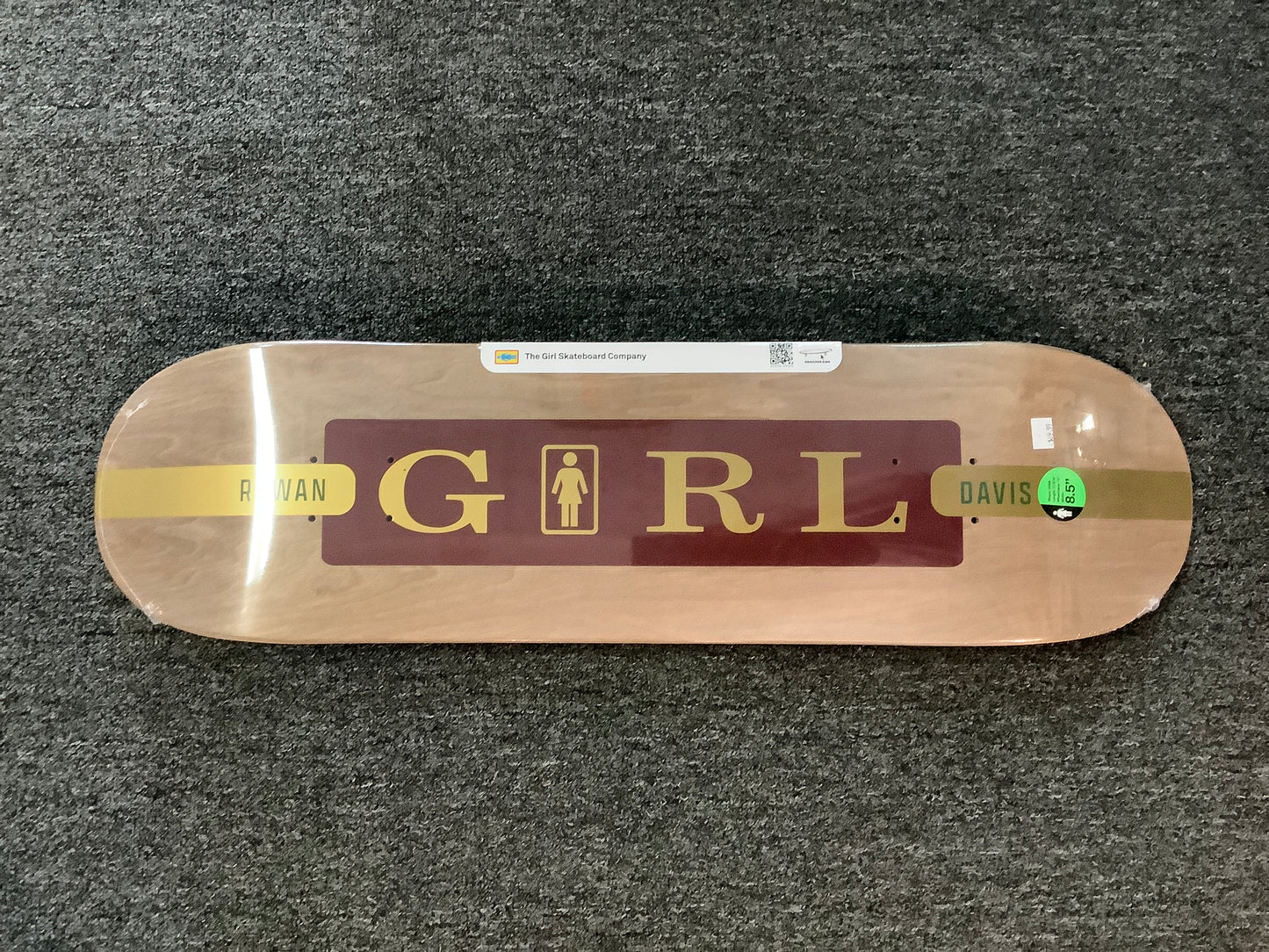 GIRL ROWAN DAVIS SERIF DECK 8.5