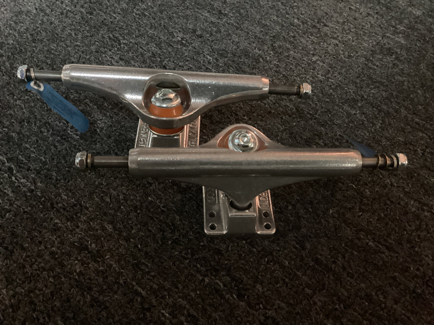 Independent mid truck set polished reverse kingpin