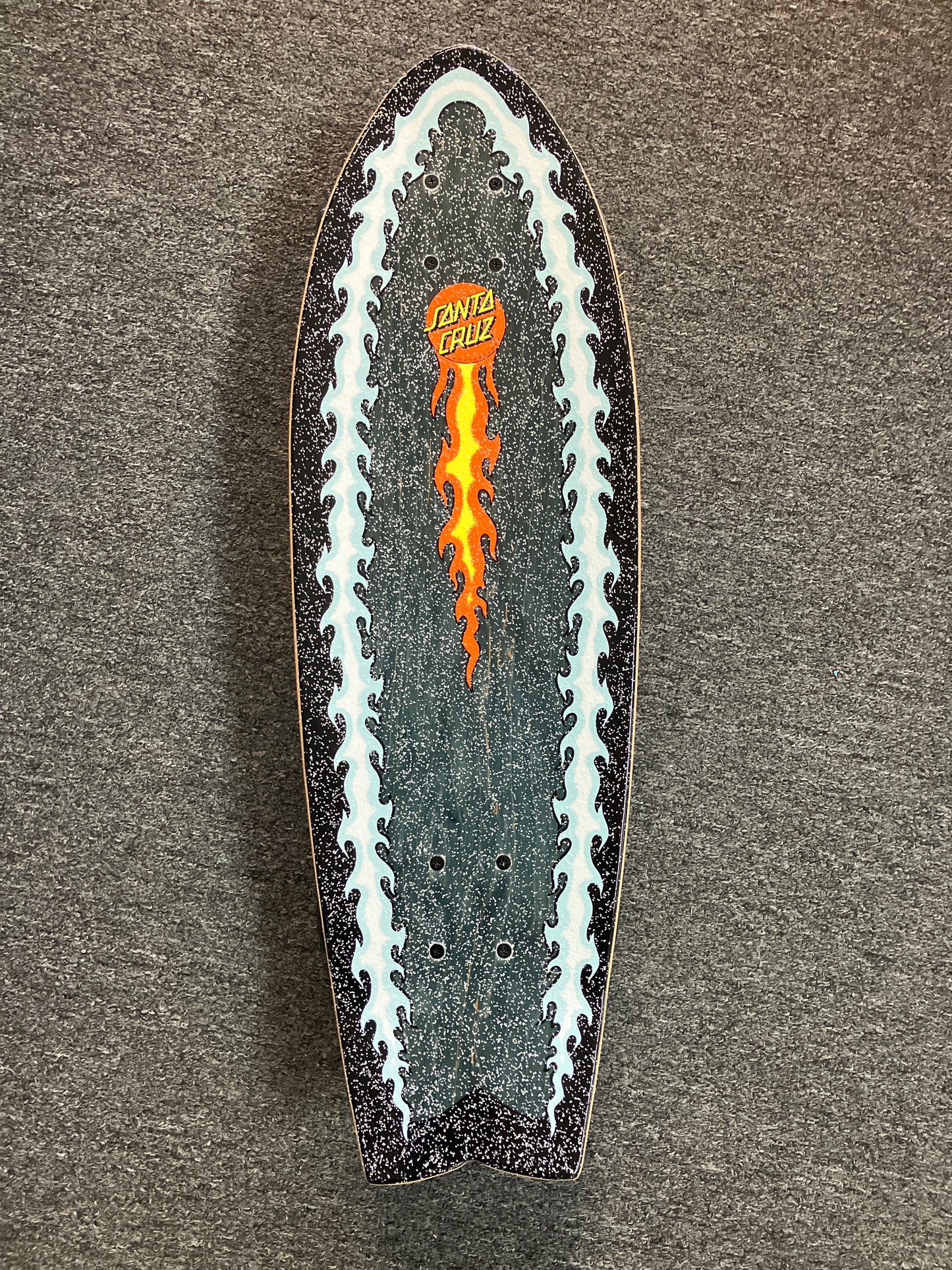 Santa Cruz complete skateboard Flaming Dice Dot 8.81in x 27.69in Shark Cruzer light up wheels