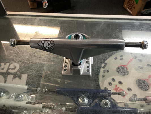 Venture Trucks HI V8 Polished
